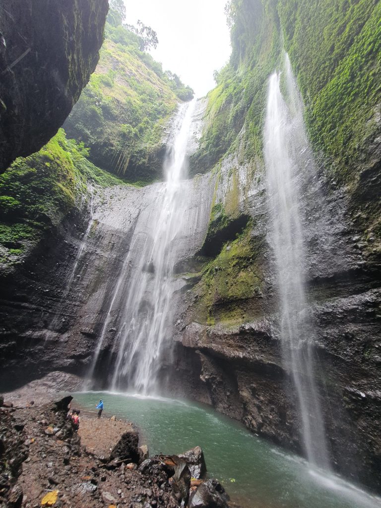 Menghabiskan Waktu Liburan Kalian Di Air Terjun Tertinggi Di Pulau Jawa