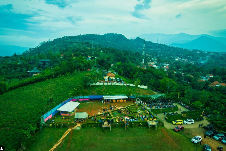 Menikmati Keindahan Alam Dan Hiburan Seru Di Bukit Hambalang