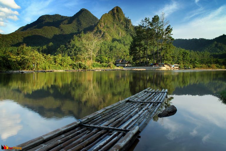 Berkunjung ke Sumatera Barat Tak Lengkap Tanpa ke Air Terjun Kapalo Banda