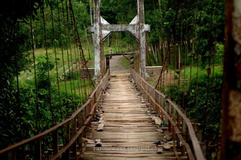 Liburan Asik di Spot Wisata Jembatan Gantung 28 Lampung