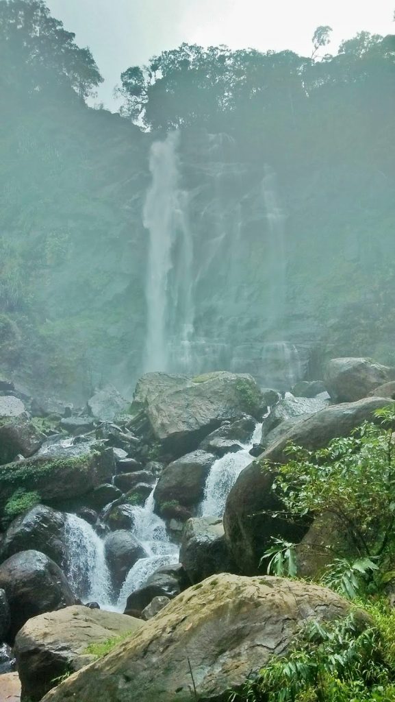 Air Terjun Ulim, Keindahan Tersembunyi di Gunung Pidie Jaya - Destinasi