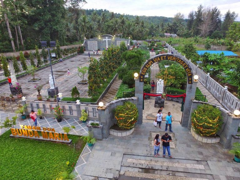 Destinasi Wisata Religi Taman Doa Bunda Maria Gunungsitoli