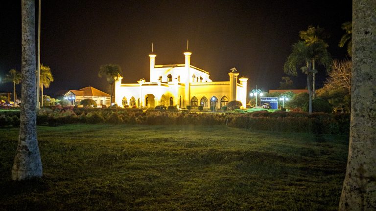 Coretan Sejarah di Istana Siak Sri Indrapura