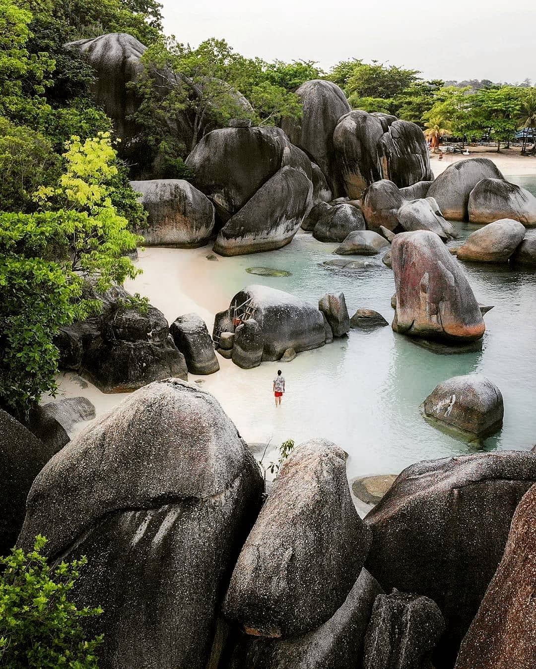 Bernostalgia ke Pantai Tanjung Tinggi  di Belitung 