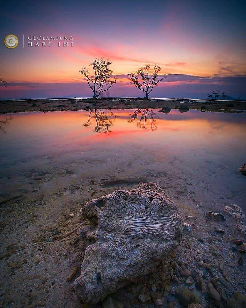 Pantai Sebalang, Tempat Terbaik Menikmati Sunset di Lampung Selatan