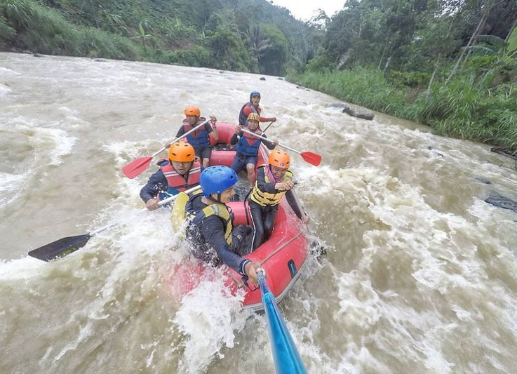 Wisata Rafting Andalan Lampung Barat Sungai Way Besai