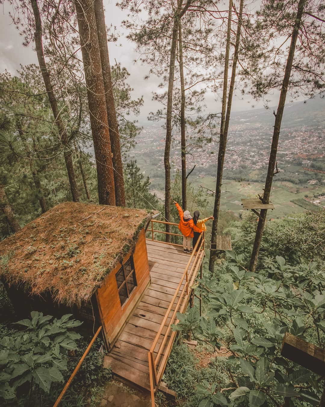  Omah  Kayu  Cara Lain Menikmati Keindahan Kota Batu 