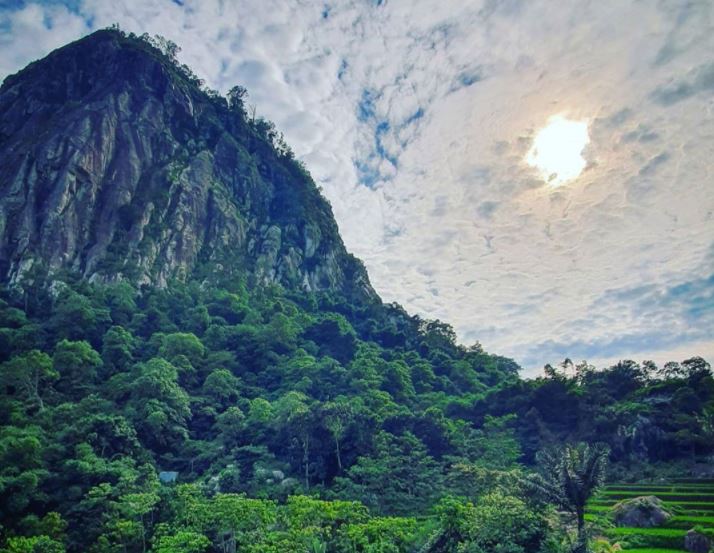 Bukit Panyawangan, Nikmatnya Menjelajah Alam Jawa Barat