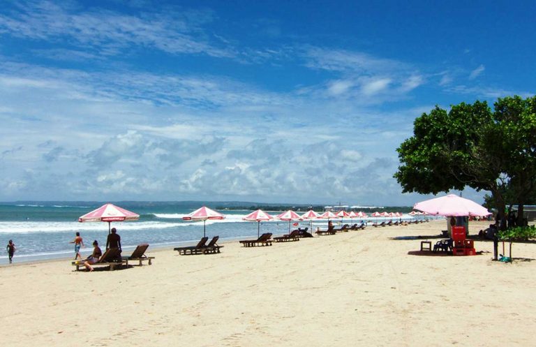 Pantai Kuta, Ikon Pariwisata Bali yang Tak Boleh Dilewatkan