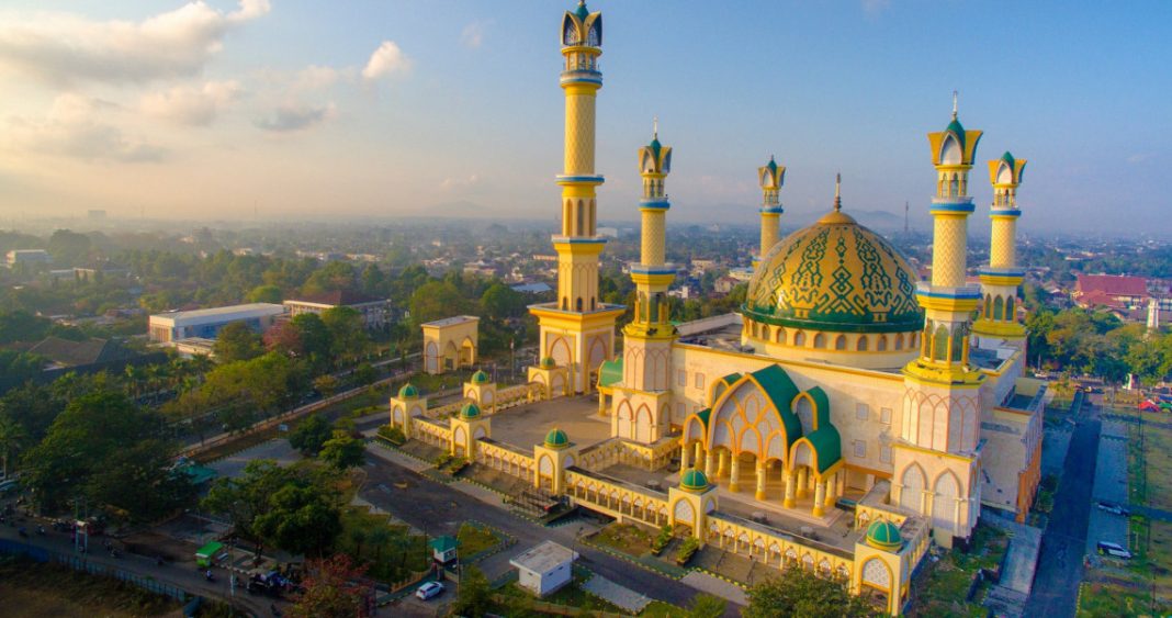Masjid Baiturrahman Dompu, Istana Kerajaan Dompu yang Masih Eksotis