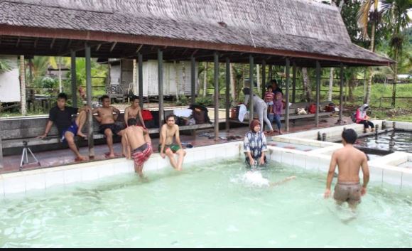 Banyu Panas Hantakan, Tempat Wisata Keluarga Terbaik di Hulu Sungai Tengah