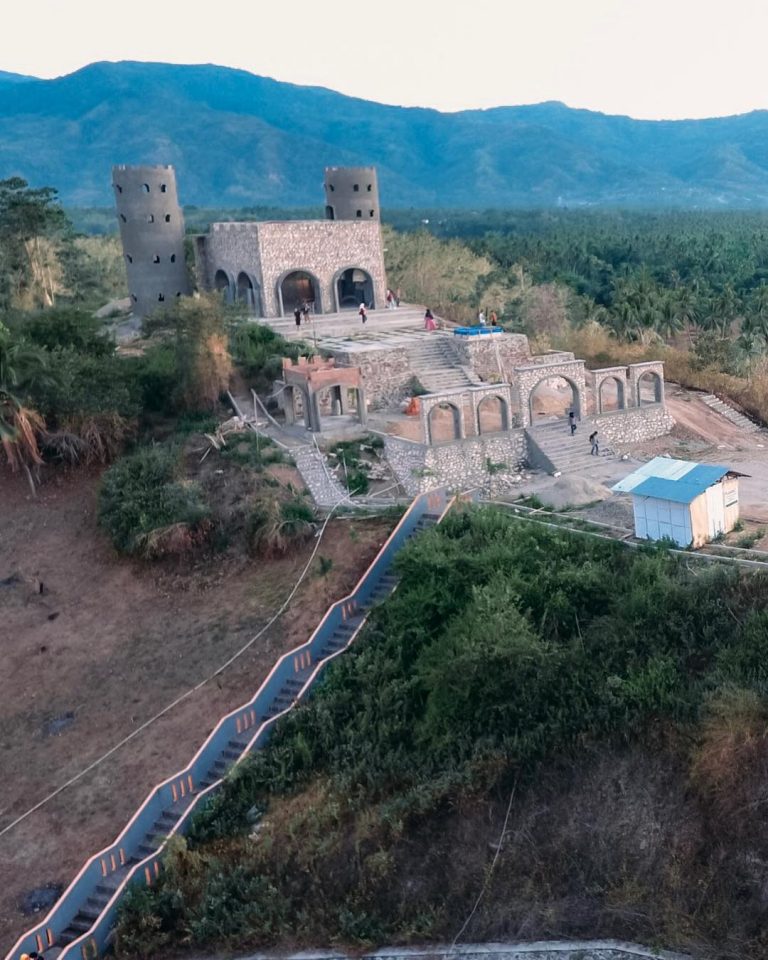 Benteng Ulantha, Bangunan Unik di Gunung Bersejarah