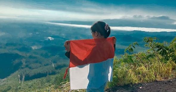 Melihat Keindahan Indonesia Dari Puncak Gunung Galunggung