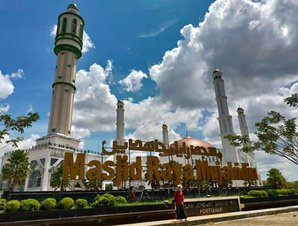  Masjid Raya  Mujahidin Landmark Kota Pontianak yang Harus 