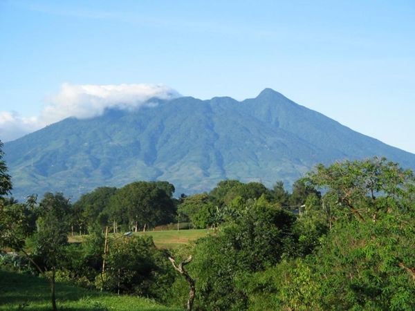 Pesona Keindahan Indonesia Dari Puncak Gunung Salak Via Cimelati