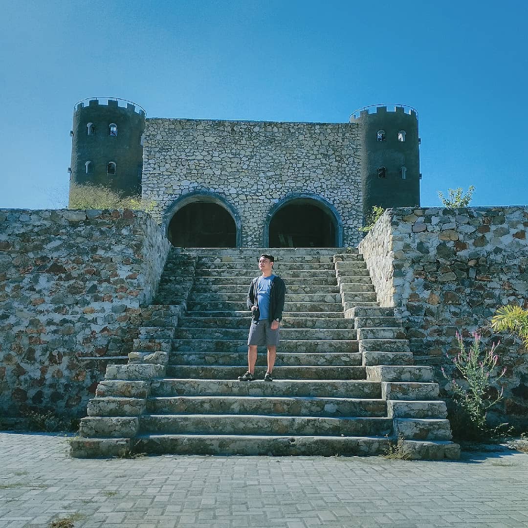  Benteng  Ulantha Bangunan Unik di  Gunung Bersejarah 