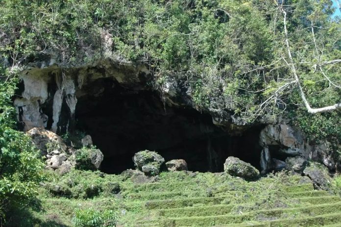 Review Situs Purbakala Suku Muna Gua Liang Kobori Sulawesi Tenggara