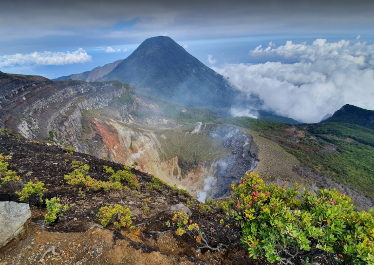 Panorama Indonesia Dari Puncak Gunung Gede Pangrango Via Selabintana