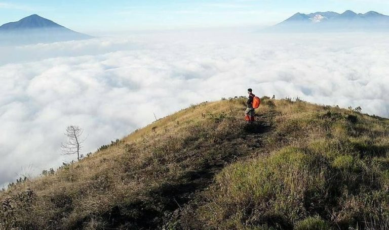 Keindahan Indonesia Dari Atas Puncak Gunung Guntur Via Citiis