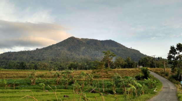 Melihat Keindahan Banten Dari Puncak Gunung Pulosari