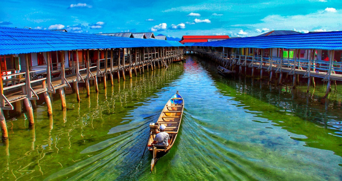 Mengenal Desa Torosiaje Bajo, Perkampungan Cantik di Atas Teluk Tomini - Destinasi Travel Indonesia