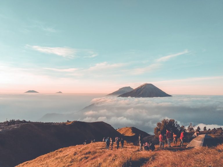 Melihat Panorama Dieng Dari Puncak Gunung Prau Via Patak Banteng