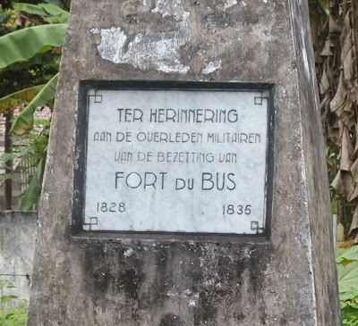 Mengenang Sejarah di Fort Du Bus