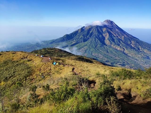 Melihat Keindahan Indonesia Dari Puncak Gunung Slamet Via Kaligoa