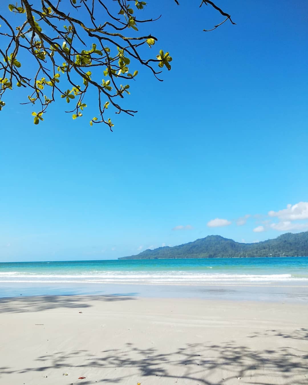 Pantai Natsepa yang Bikin Rindu di Maluku - Destinasi Travel Indonesia