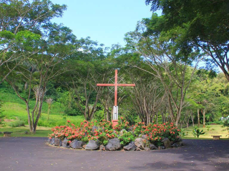 Wisata Jalan Salib di Bukit Doa Watomiten, Lembata, NTT