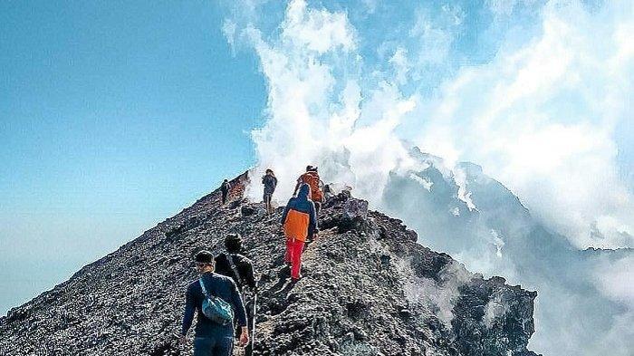 Melihat Indonesia Dari Puncak Tertinggi Gunung Slamet Via Dipajaya