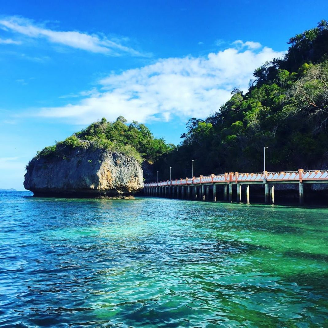 Berwisata Sejarah di Situs Kerajaan Namatota - Kaimana - Destinasi