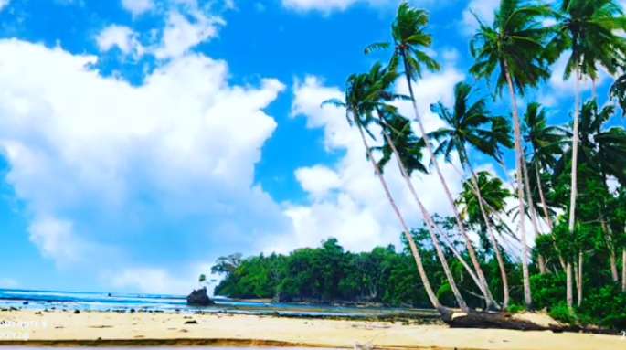 Keindahan Pantai Warawe Nyiben Sebagai Objek Wisata Terfavorit di Supiori