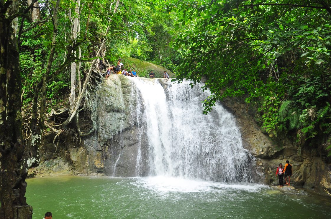 Air Terjun Wafsarak Pesona Papua yang Tiada Duanya