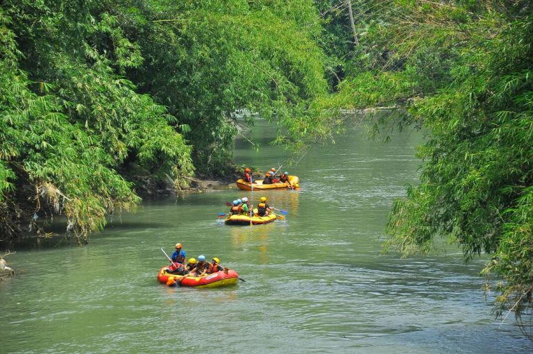 Mengintip Serunya Arung Jeram di Sungai Elo Jawa Tengah