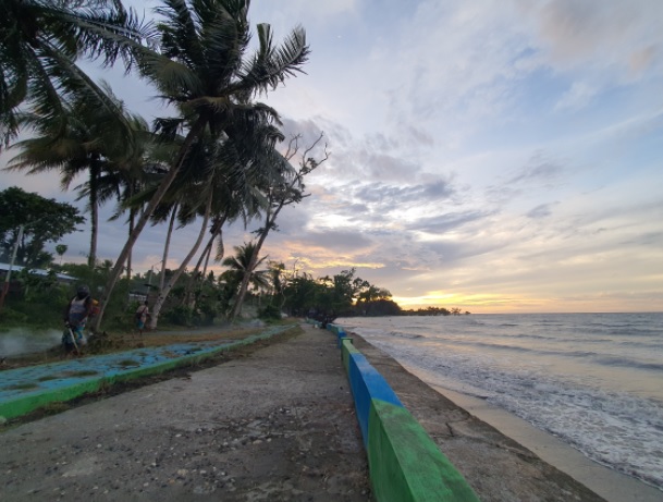 Pantai Ronggaiwa, Pasir Coklat untuk Liburan di Papua