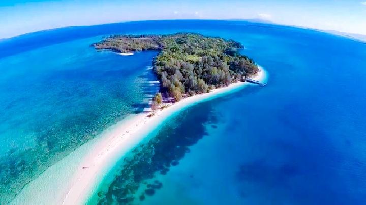 Salah Satu Surga Dari Pulau Segitiga Emas Maluku Utara, Pulau Morotai