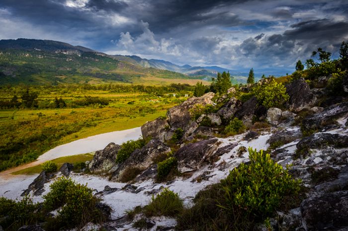 Menyimak Keajaiban Alam Papua, Pasir Putih di Puncak Pegunungan Lembah Baliem
