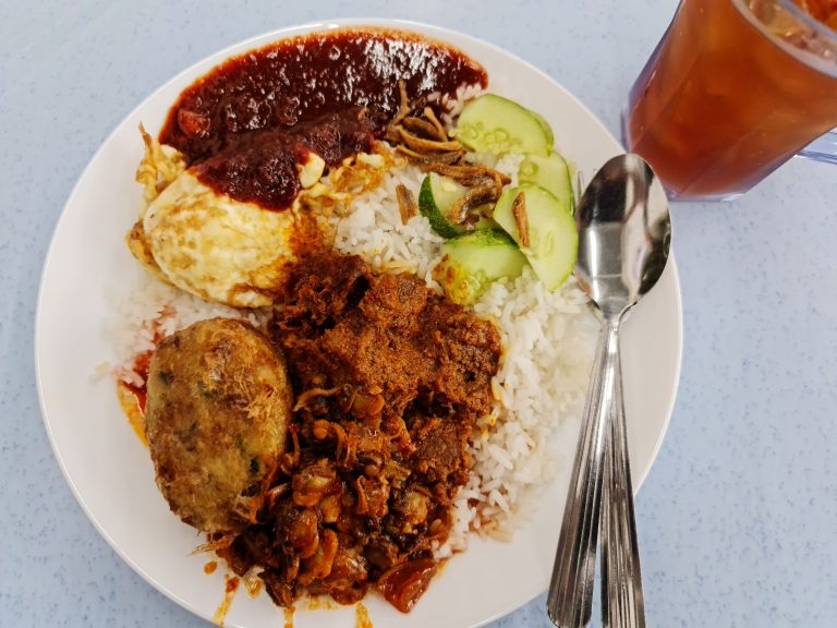 Nasi Lemak Kuliner Khas Malaysia Yang Mendunia Tersedia Di Nasi Lemak Wanjo