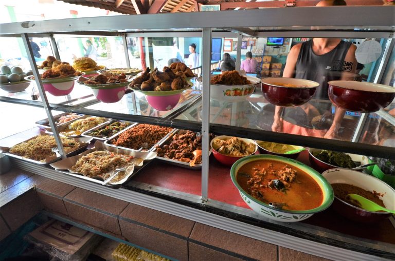 Warung Dewi, Masakan Lokal Pilihan Wisatawan Di Gili Trawangan Lombok