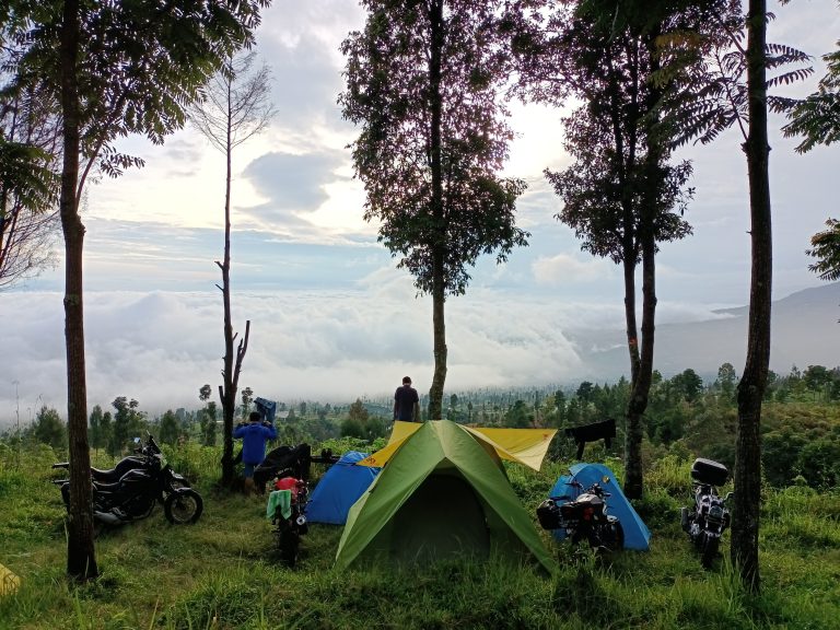 Camping Ground Sidempul Yang Awalnya Cuma Sebuah Jalur Pendakian