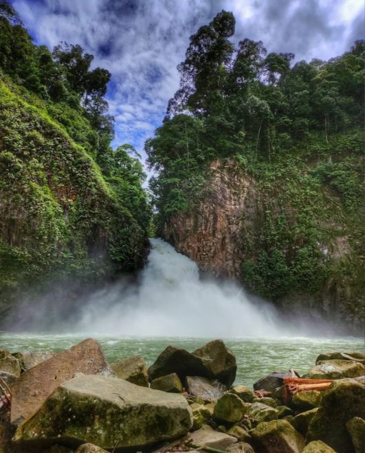 Air Terjun Kedabuhan, Surga Cantik Di Balik Sebuah Hutan Lebat