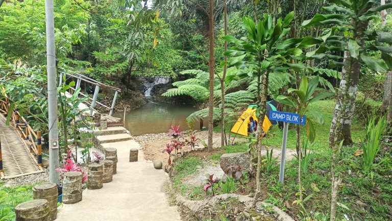 Berkemah Bersama Keluarga Di Curug Ciangin