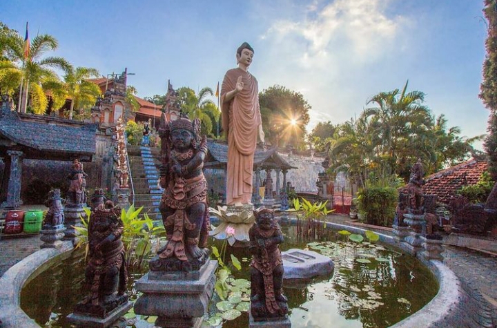 Brahmavihara Arahma – Tempat Sembahyang dan Meditasi Umat Buddha di Bali Utara