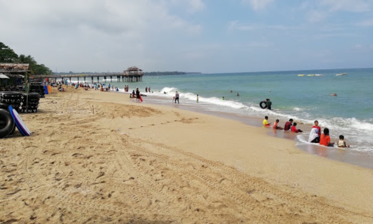 Pantai Sambolo, Keindahannya Bikin Mata Tak Bisa Berkedip!