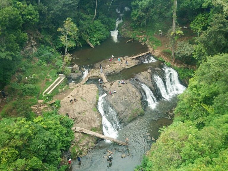 Serunya Menghabiskan Malam Dengan Berkemah Di Curug Layung