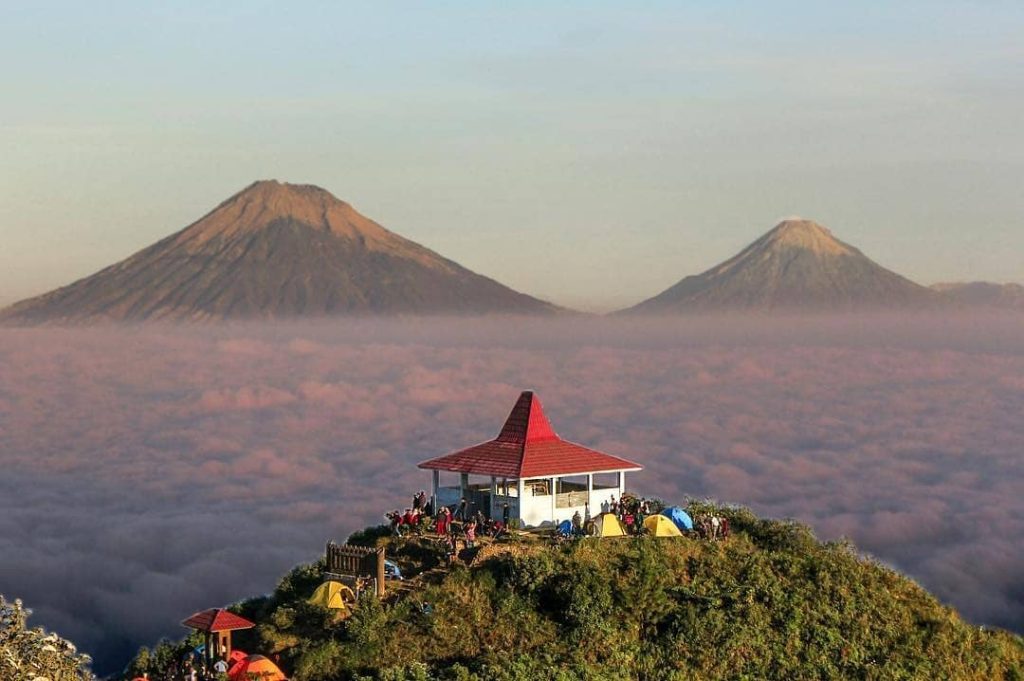 Gunung Andong - Sebuah Gunung Yang Indah Tapi Mudah Didaki | Hibur.id