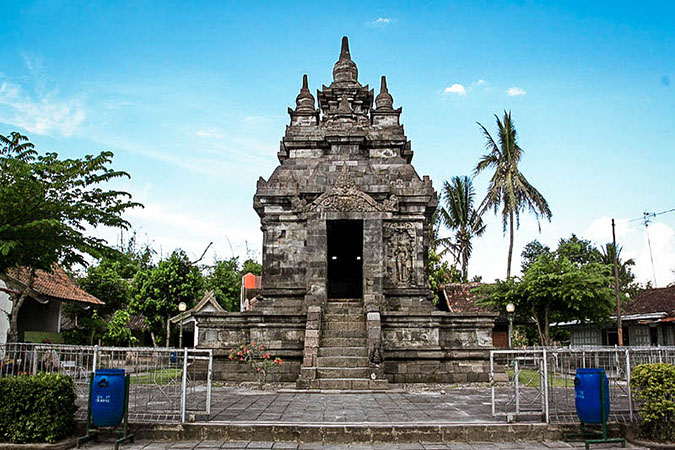 Candi Pawon – Candi Dengan Paduan Arsitektur Paduan Antara Hindu Jawa Kuno Dan India Yang Mengesankan