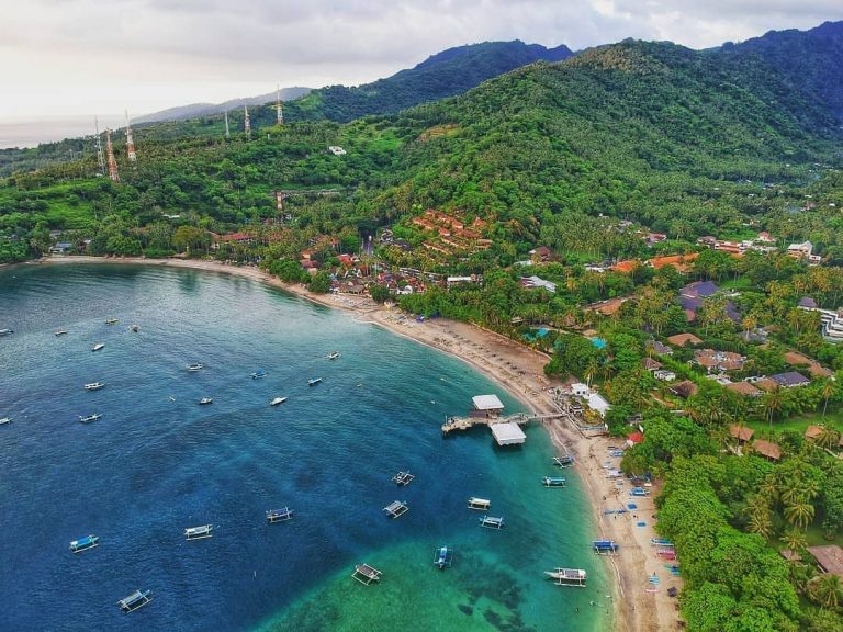 Menghabiskan Waktu Liburan Dengan Nyaman Di Pantai Senggigi