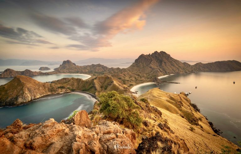 Pulau Padar Labuan Bajo – Pulau Unik Dengan Warna Pasir Yang Berbeda